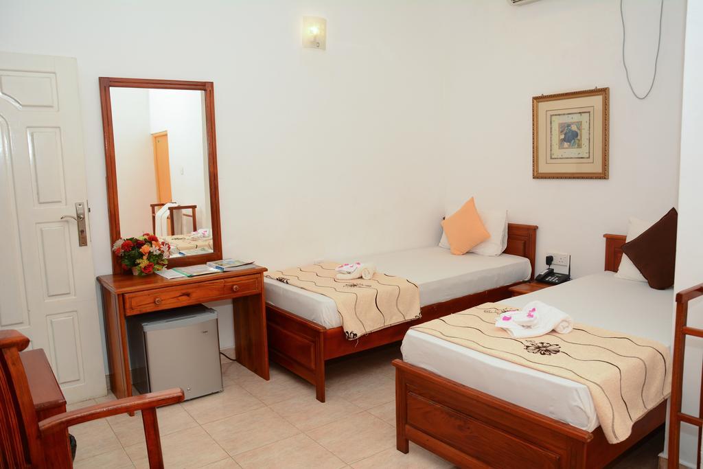 Jkab Park Hotel ตรินโคมาลี ภายนอก รูปภาพ