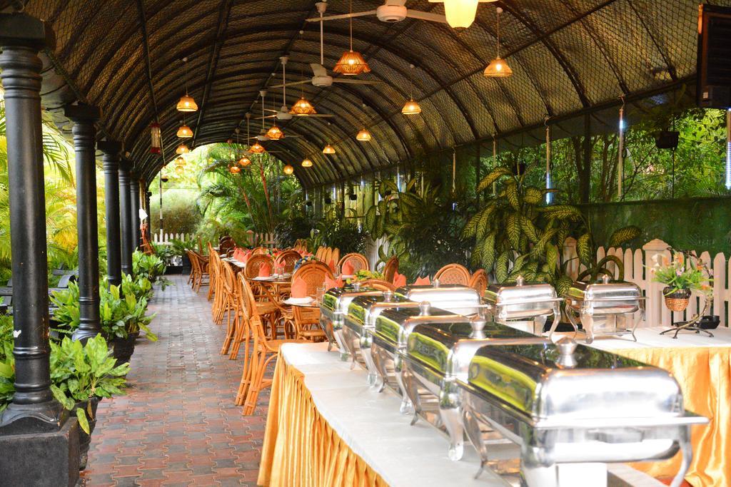 Jkab Park Hotel ตรินโคมาลี ภายนอก รูปภาพ