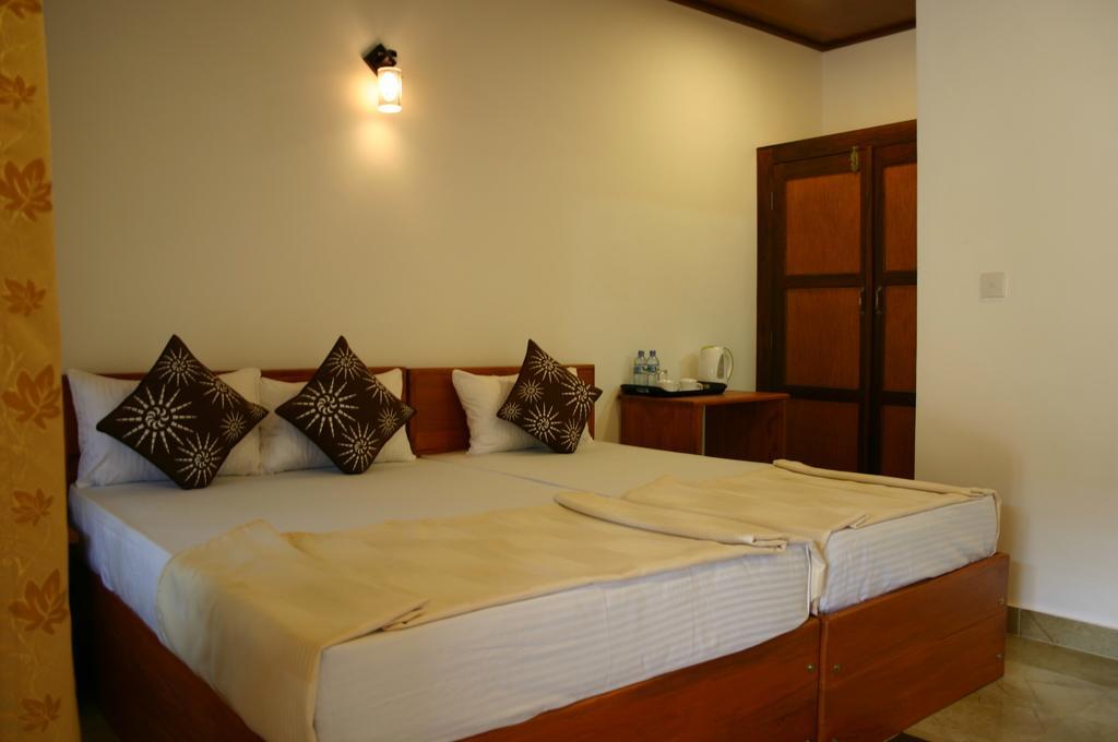 Jkab Park Hotel ตรินโคมาลี ภายนอก รูปภาพ