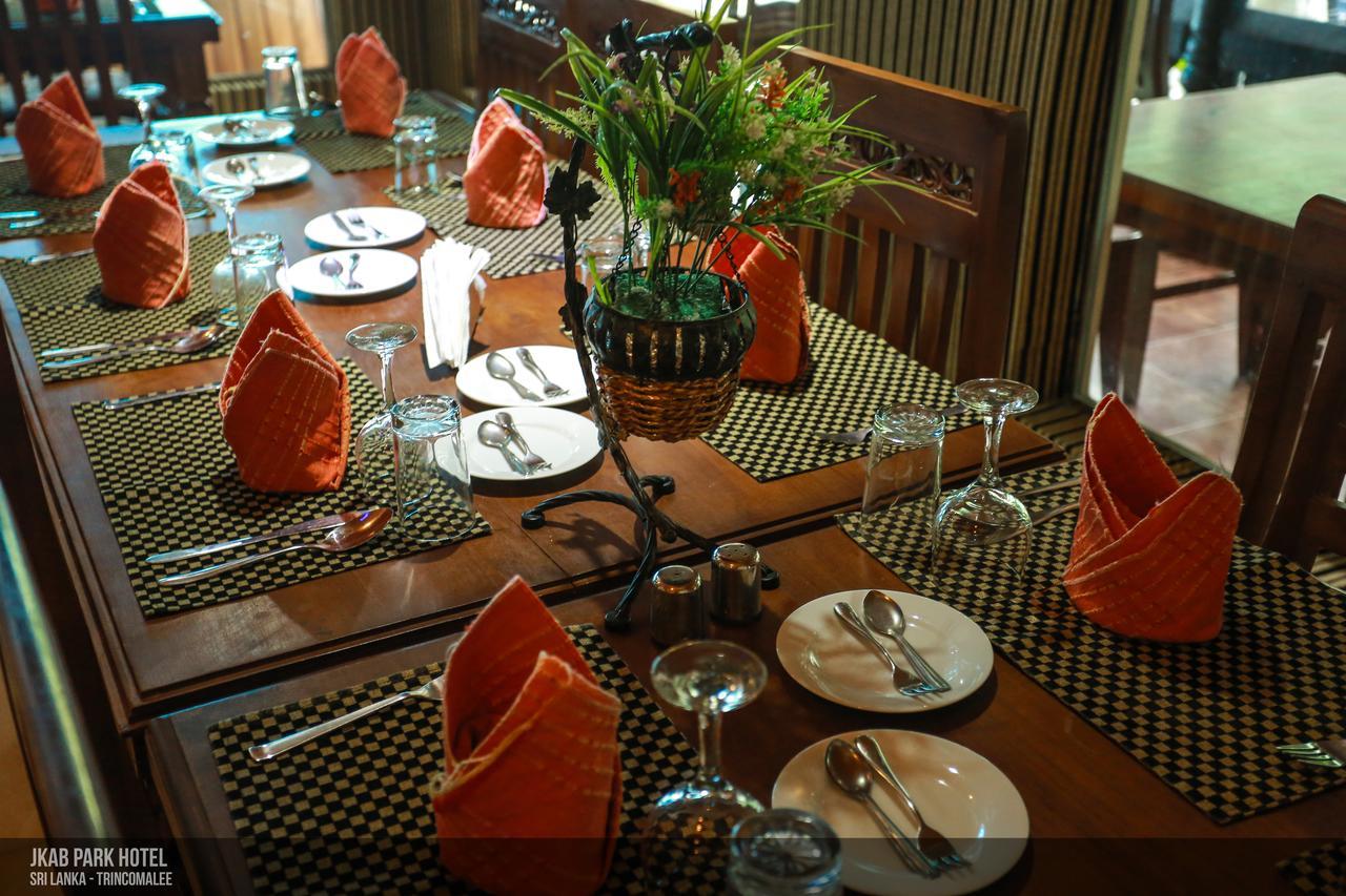 Jkab Park Hotel ตรินโคมาลี ภายนอก รูปภาพ