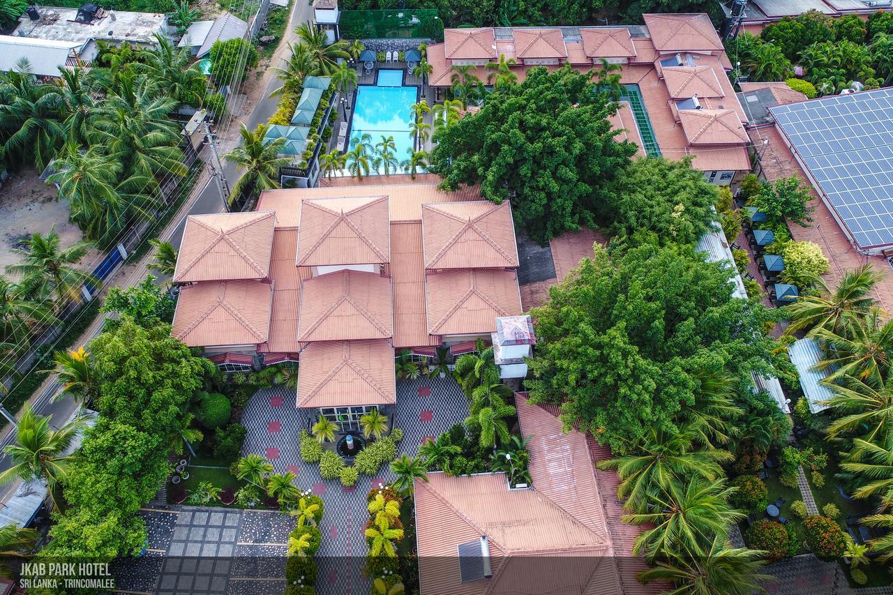 Jkab Park Hotel ตรินโคมาลี ภายนอก รูปภาพ