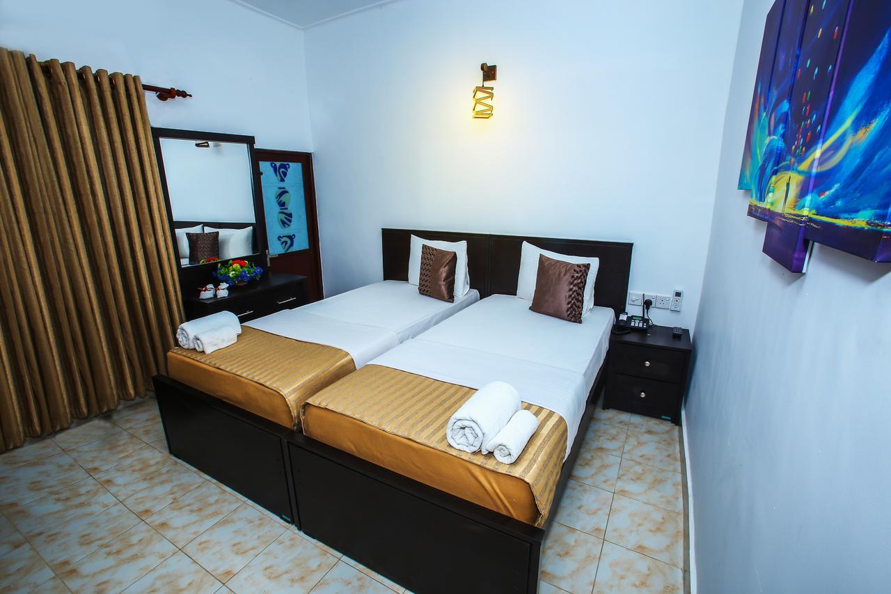 Jkab Park Hotel ตรินโคมาลี ภายนอก รูปภาพ