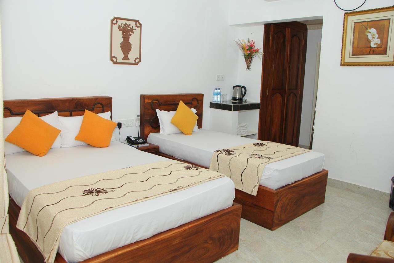 Jkab Park Hotel ตรินโคมาลี ภายนอก รูปภาพ